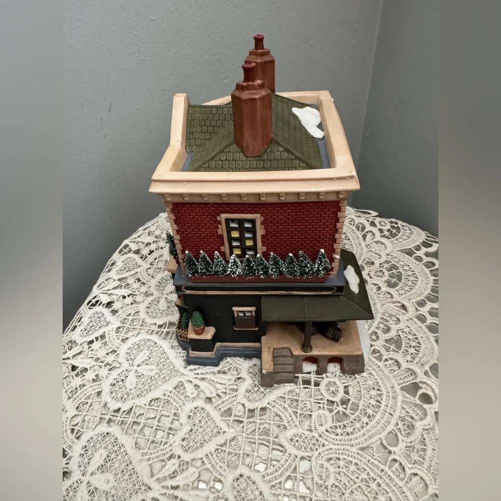 Department 56 Dickens' Village
Series The Horse and Hounds Pub - Picture 3 of 10